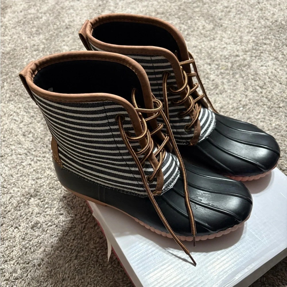 Marleylilly Womens SZ 8 black white striped duck boots mud rain boots waterproof